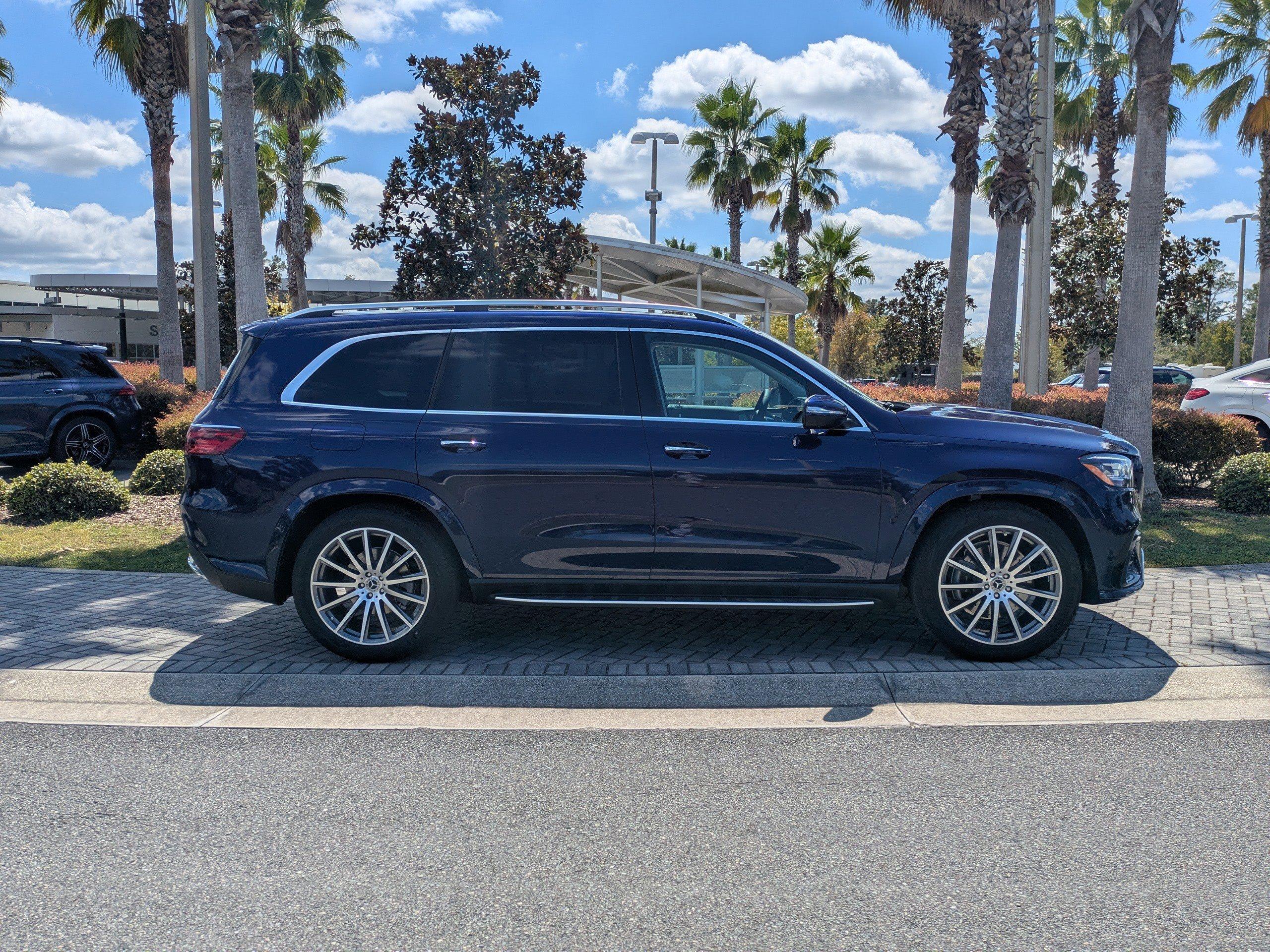 Mercedes-Benz Gls Suv 450 With Navigation & Awd - Thumbnail 6