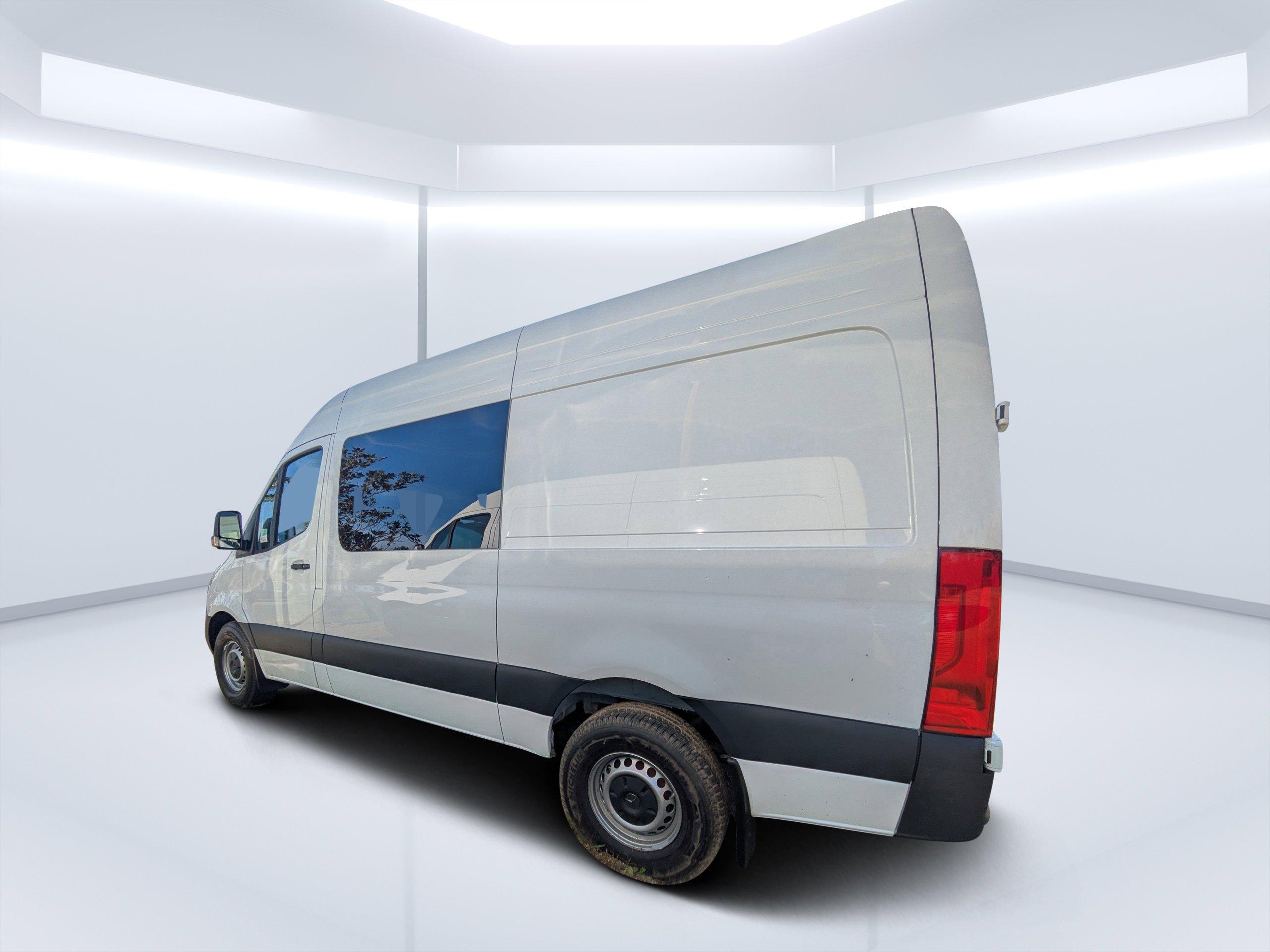 Mercedes-Benz Sprinter Crew Van 144 Wb Rwd Van - Thumbnail 7