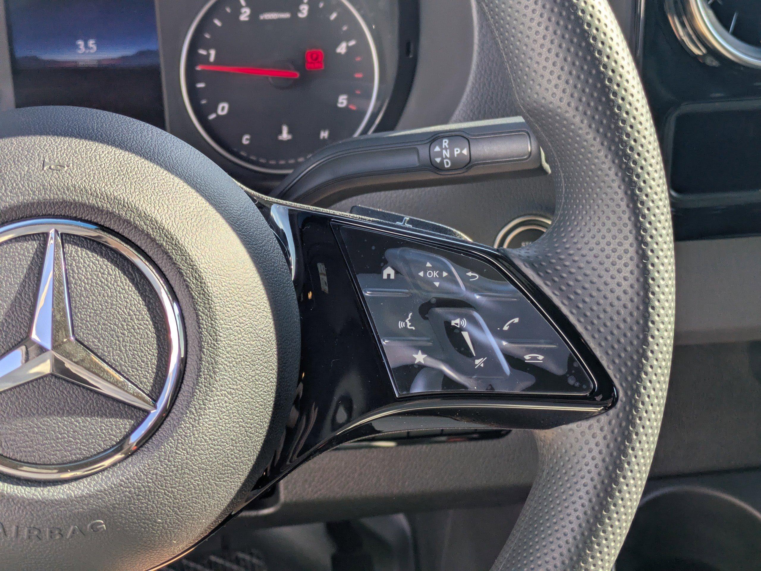 Mercedes-Benz Sprinter Crew Van 144 Wb Rwd Van - Thumbnail 18