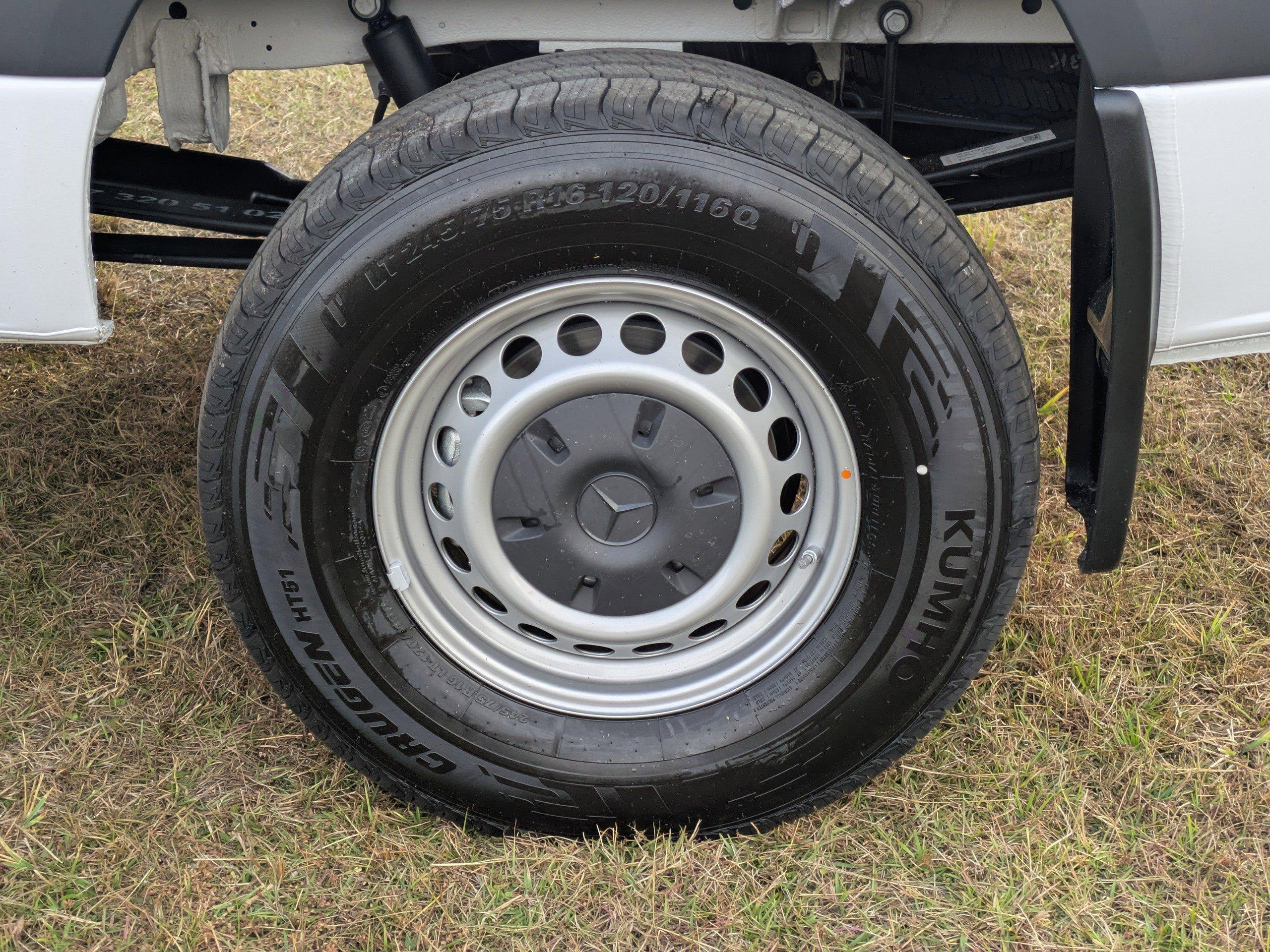 Mercedes-Benz Sprinter Cargo Van Van 144 Wb Awd - Thumbnail 4