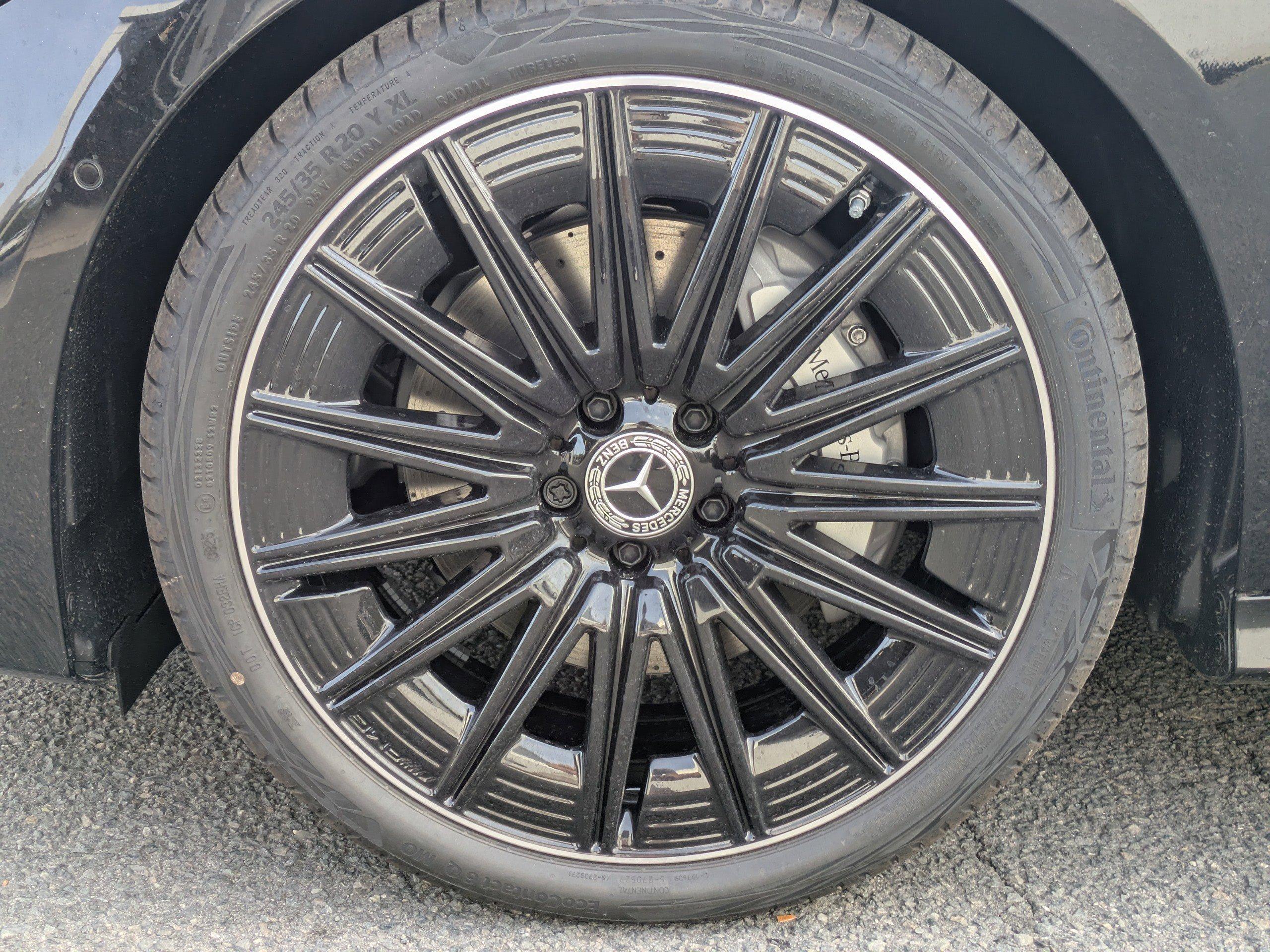 Mercedes-Benz Cle Coupe 300 With Navigation & Awd - Thumbnail 4