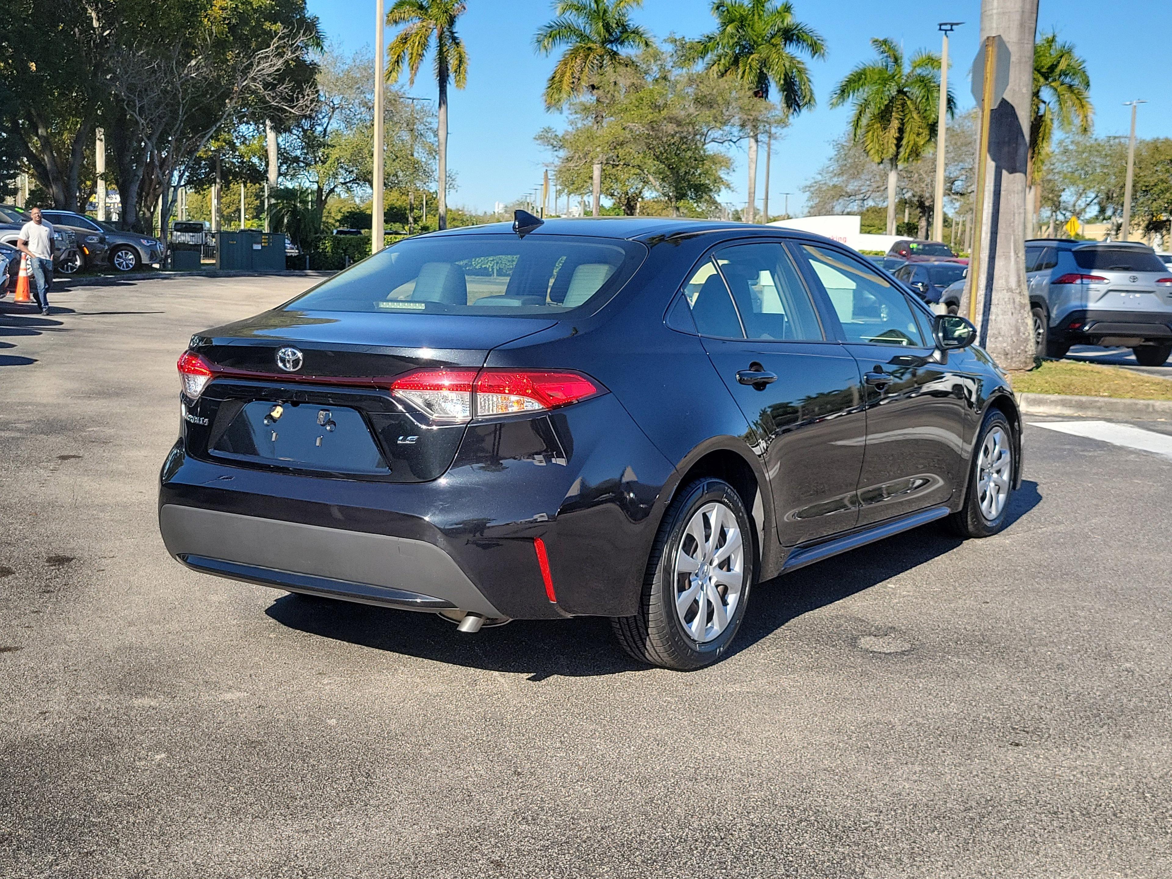 Toyota Corolla Le Fwd - Thumbnail 5