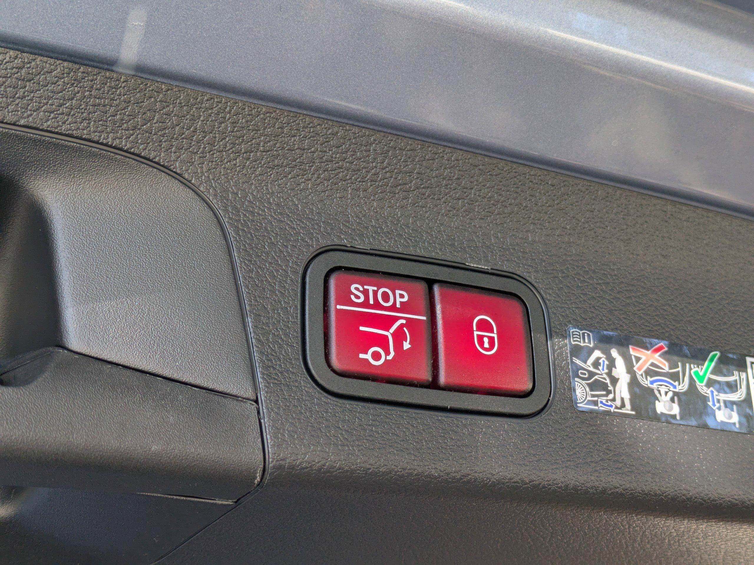 Mercedes-Benz Gls Suv 450 With Navigation & Awd - Thumbnail 15