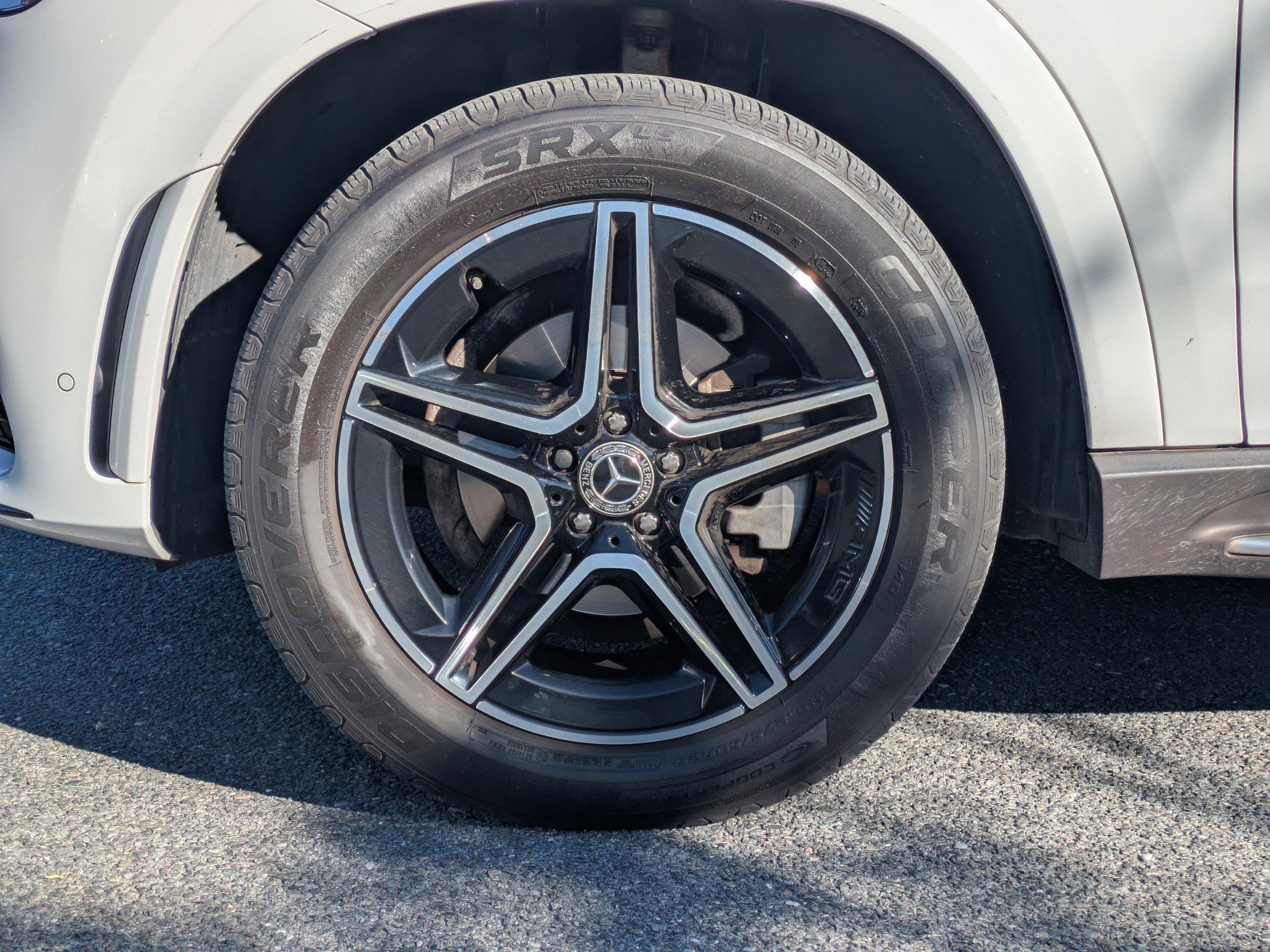 Mercedes-Benz Gle Sport Utility 350 With Navigation & Awd - Thumbnail 4