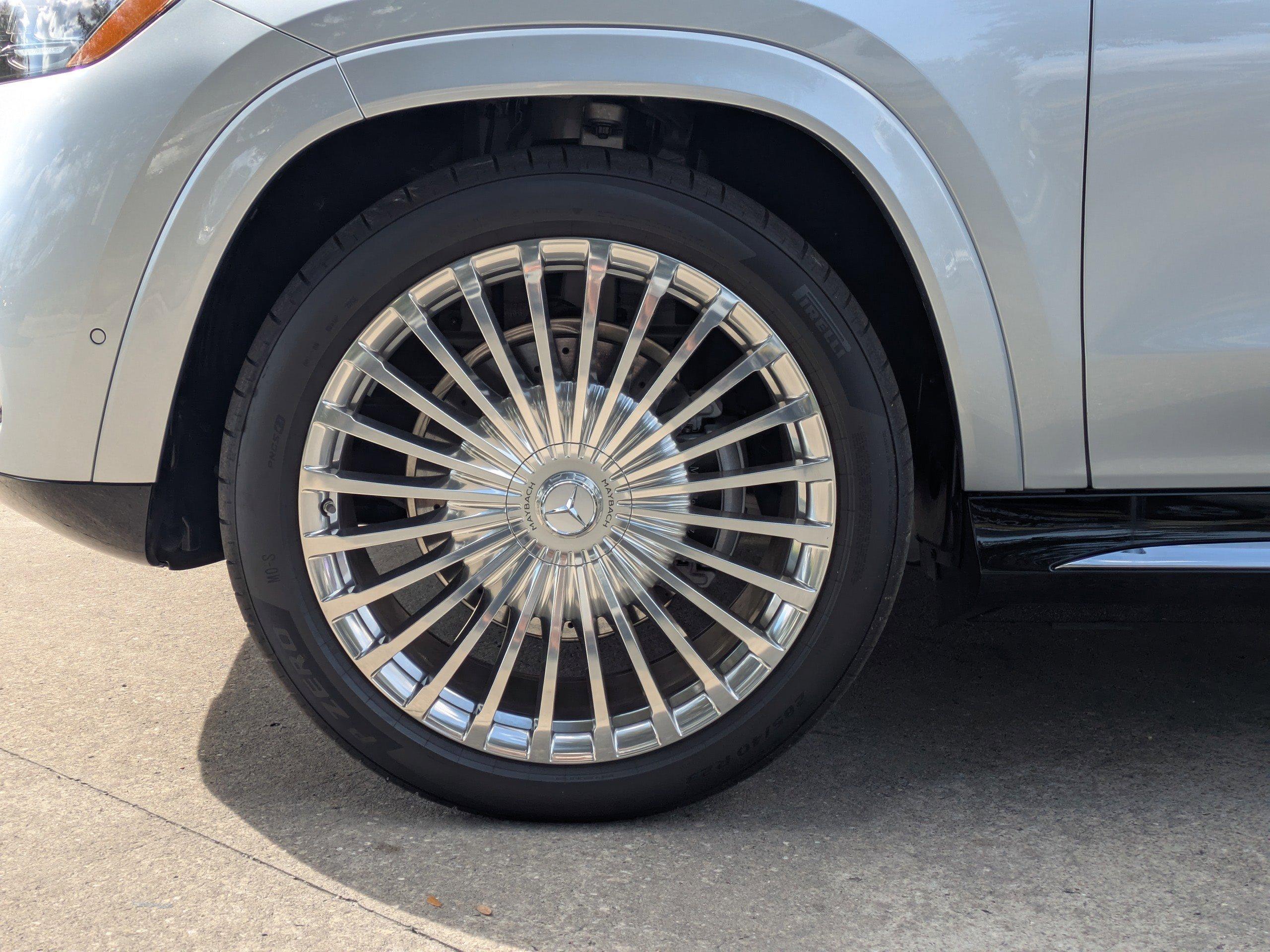 Mercedes-Benz Gls Suv Maybach 600 With Navigation & Awd - Thumbnail 4