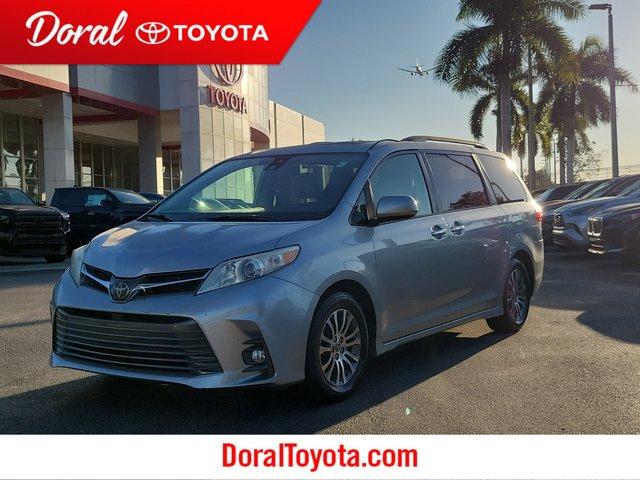 Toyota Sienna Xle Fwd - View 1