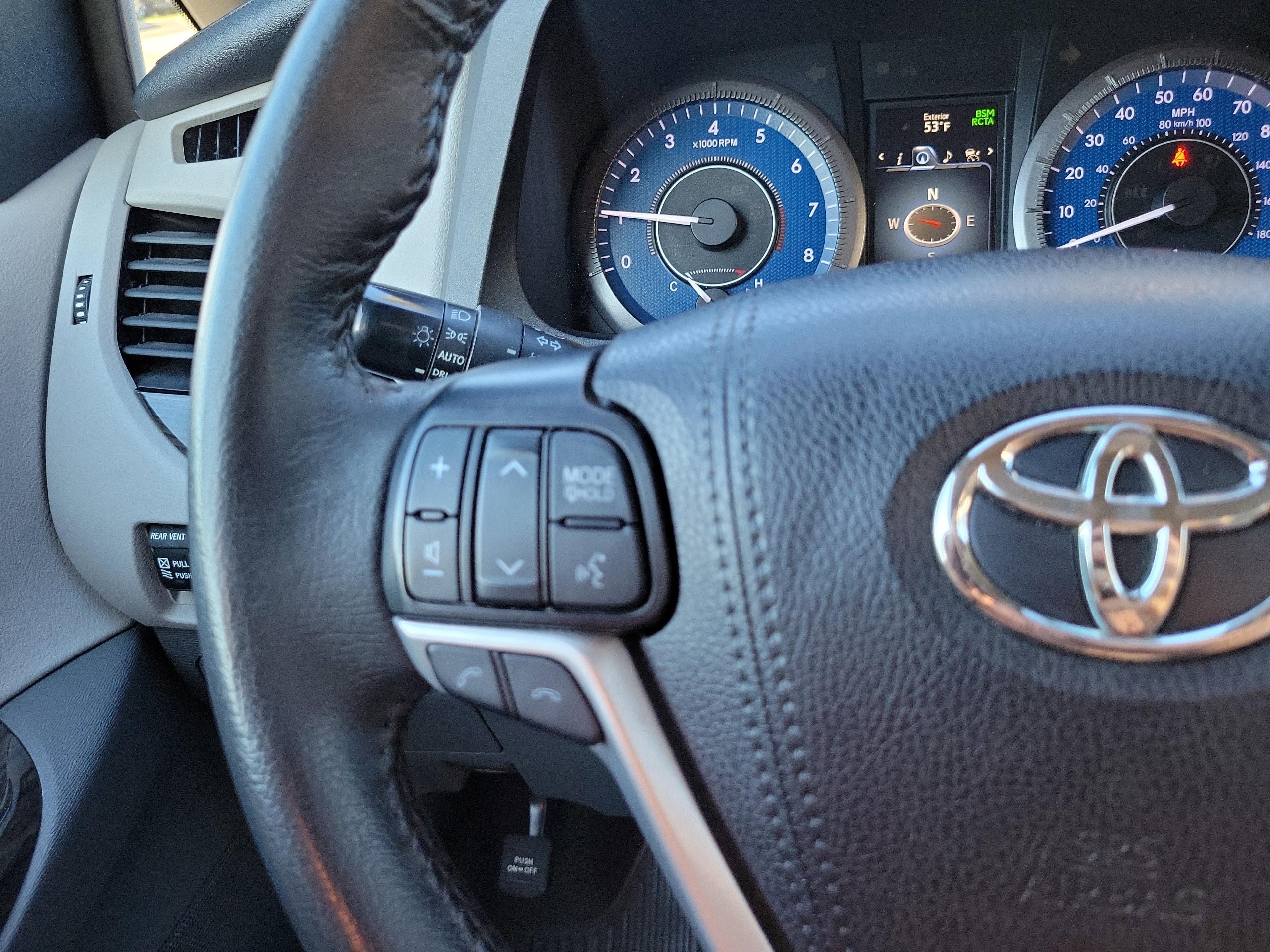 Toyota Sienna Xle Fwd - Thumbnail 16