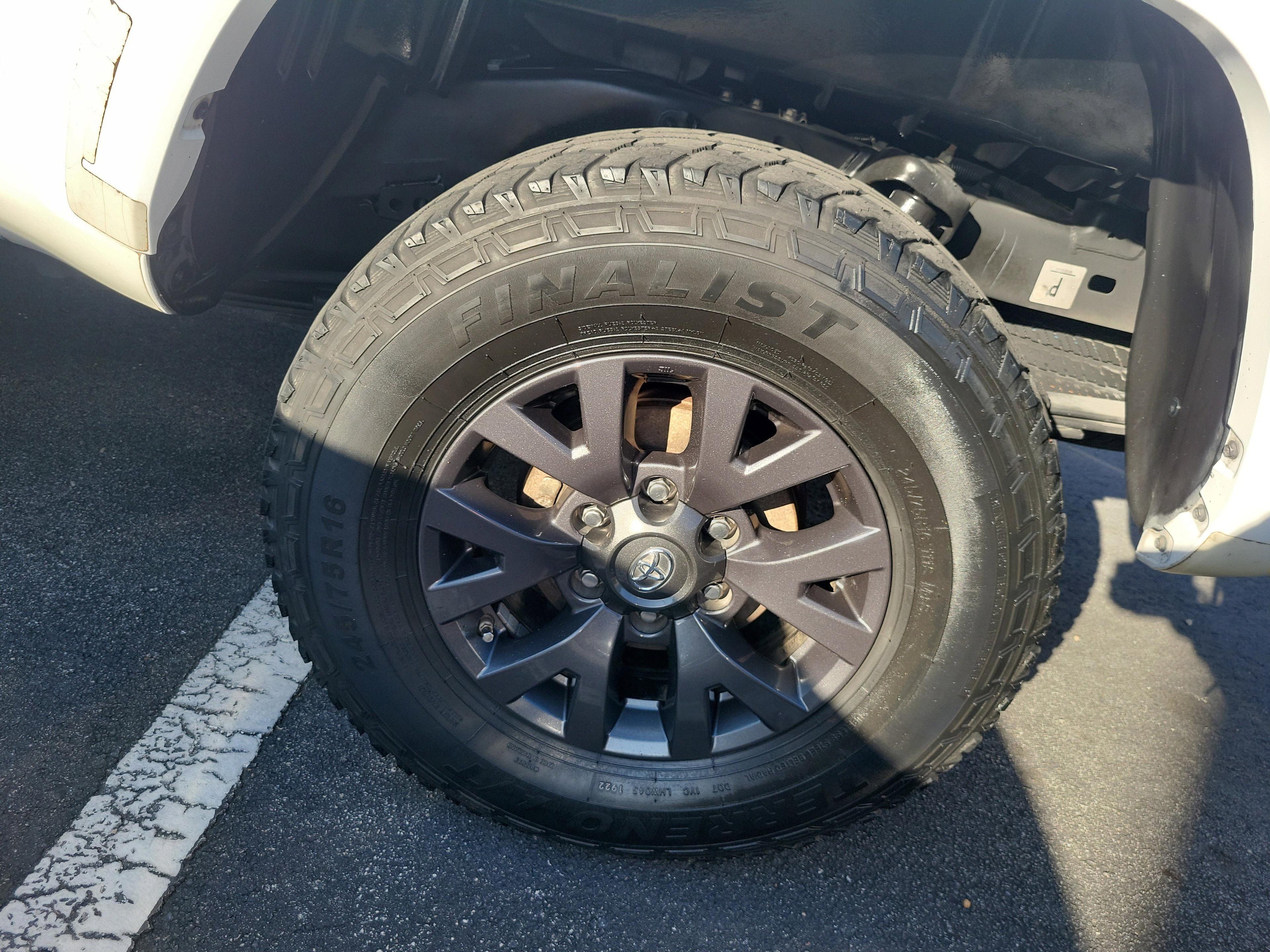 Toyota Tacoma 2Wd Sr5 Rwd Crew Cab - Thumbnail 9