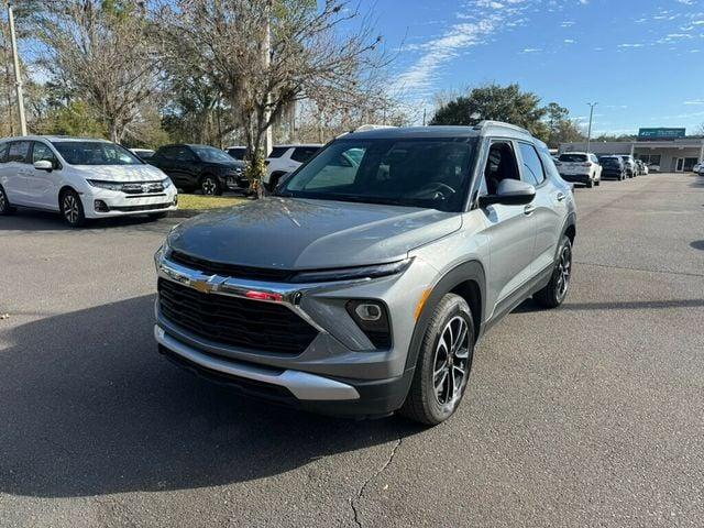 Chevrolet Trailblazer FWD 4dr LT - View 1