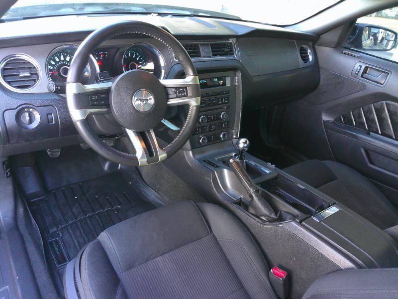 Ford Mustangv6 Coupe - Thumbnail 11