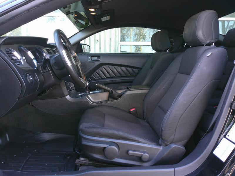 Ford Mustangv6 Coupe - Thumbnail 12