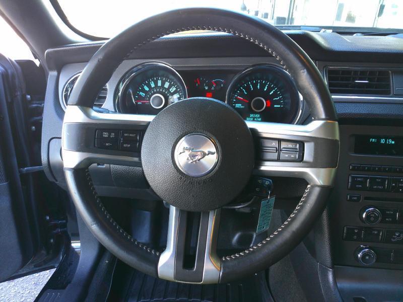 Ford Mustangv6 Coupe - Thumbnail 13