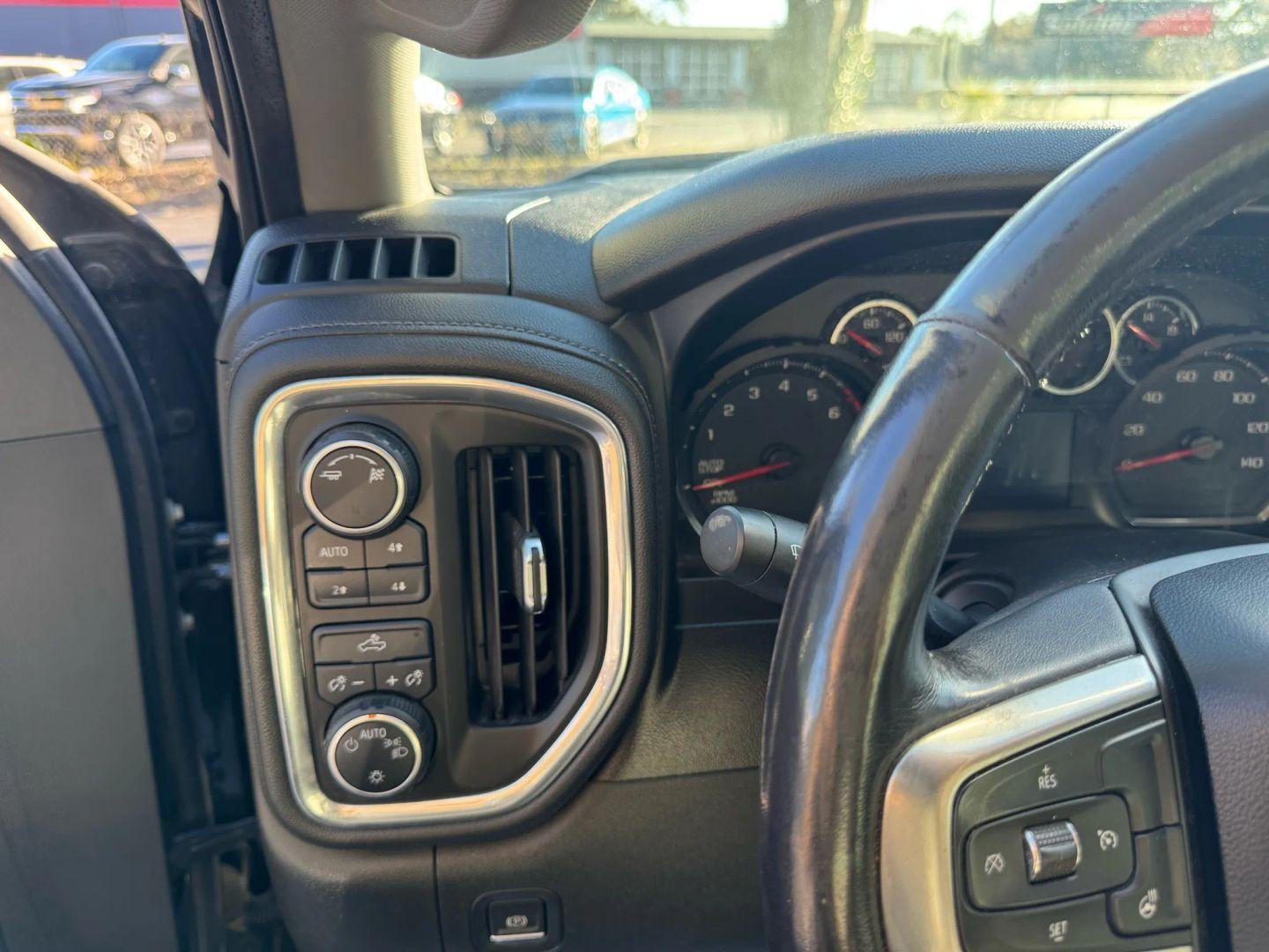 Chevrolet Silverado 1500 Crew Cab Lt Pickup 4D 5 3/4 Ft - Thumbnail 19