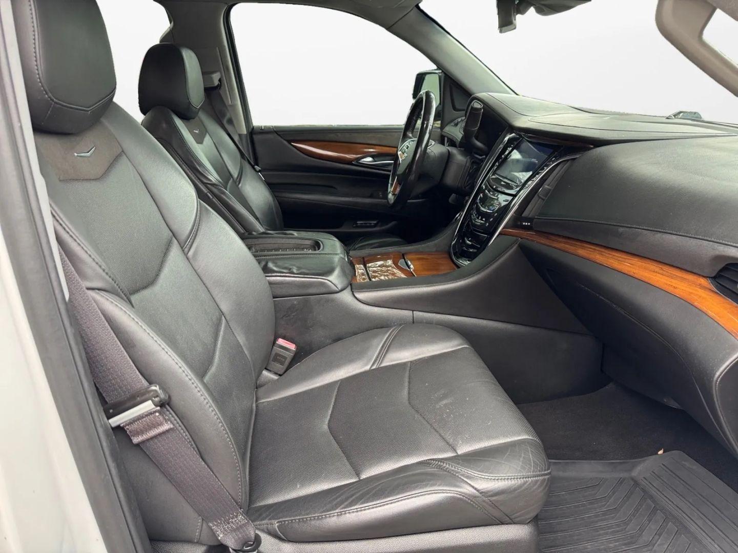 Cadillac Escalade Esv Luxury Sport Utility 4D - Thumbnail 14