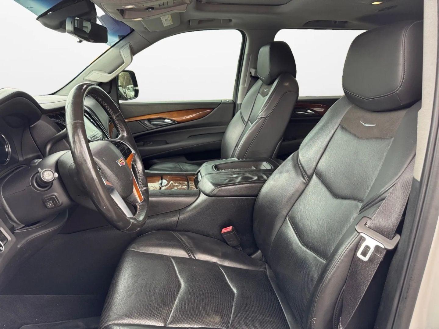 Cadillac Escalade Esv Luxury Sport Utility 4D - Thumbnail 15