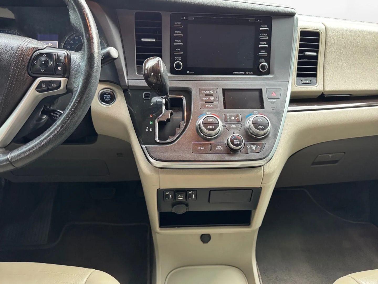 Toyota Sienna Xle Minivan 4D - Thumbnail 16