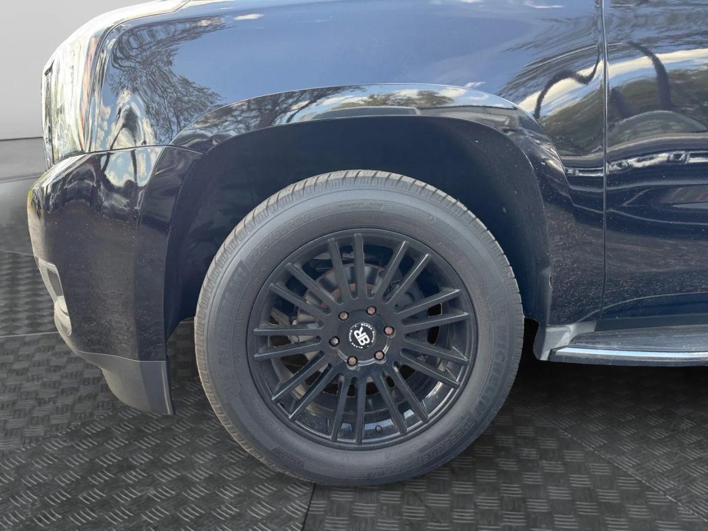 GMC Yukon Slt Sport Utility 4D - Thumbnail 12