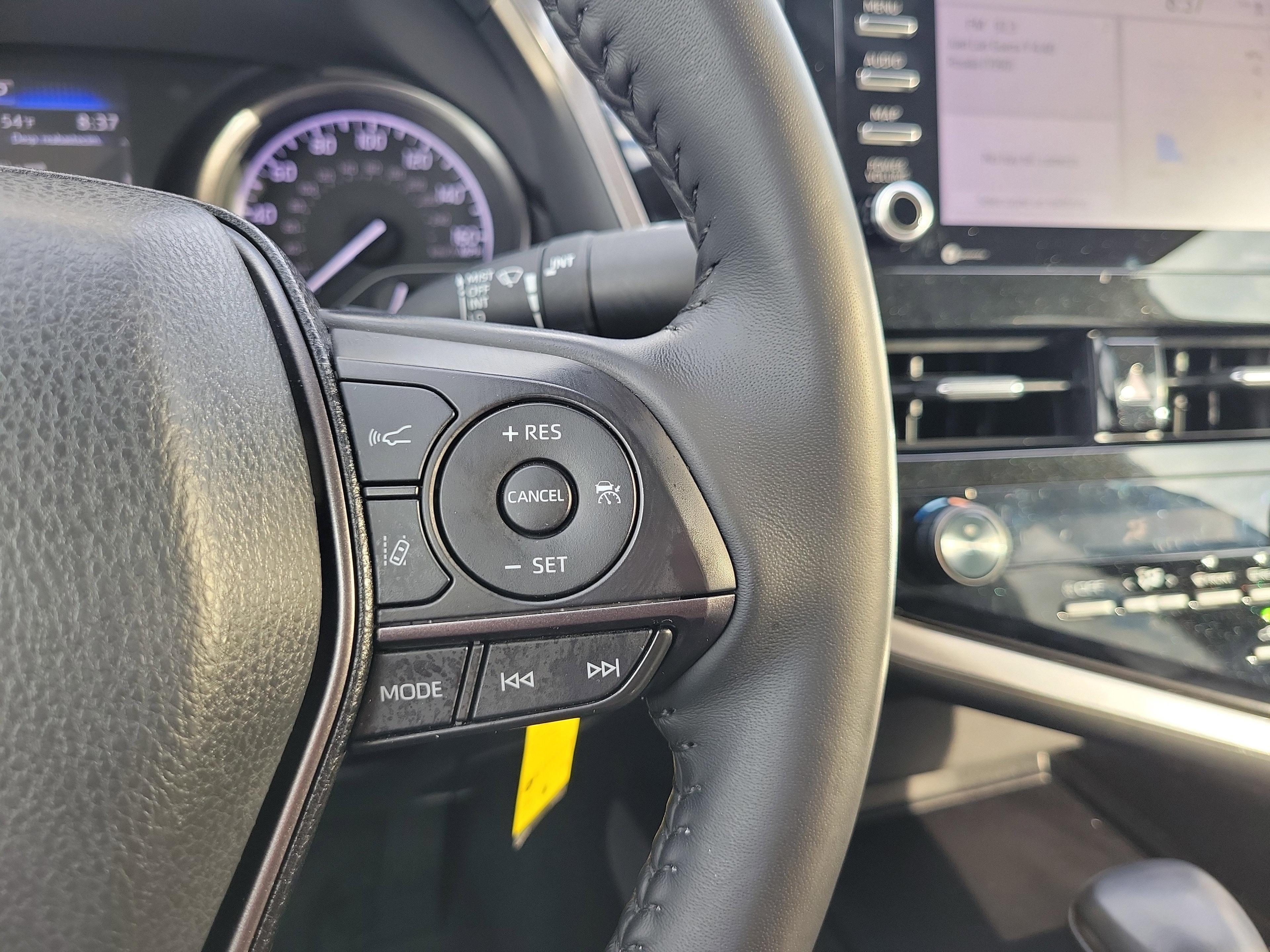 Toyota Camry Se Fwd - Thumbnail 18