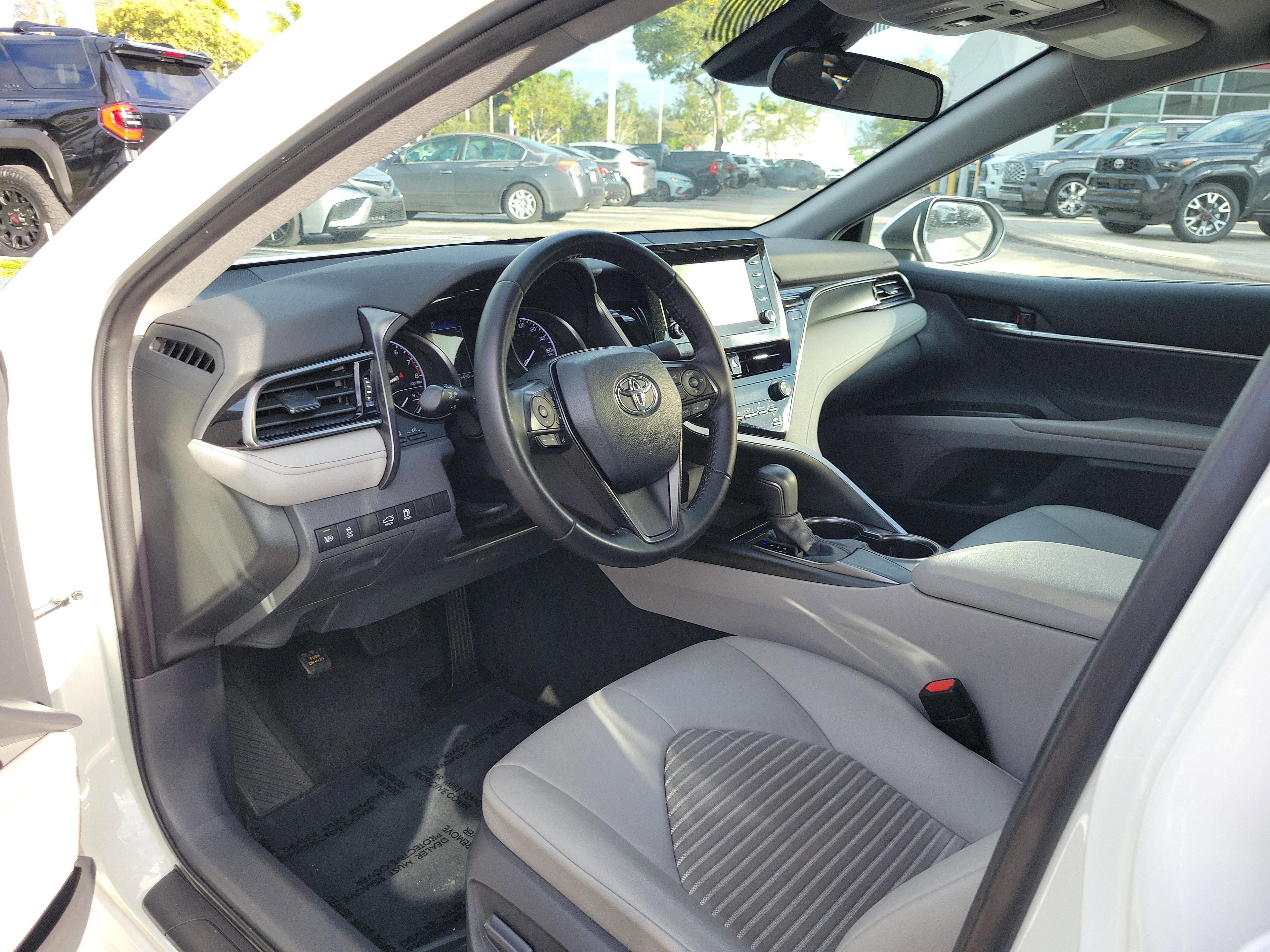 Toyota Camry Se Fwd - Thumbnail 13