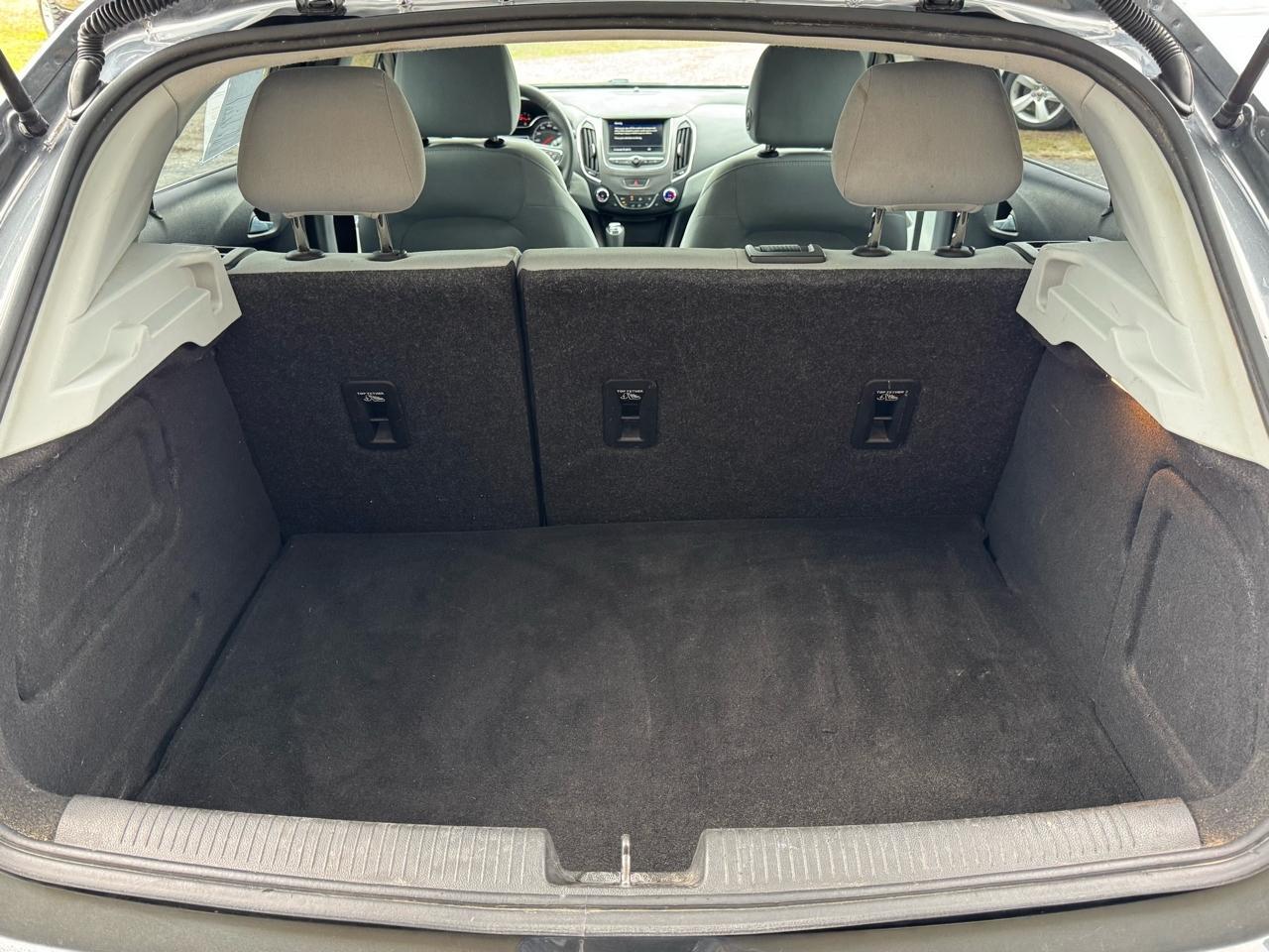 Chevrolet Cruzelt Hatchback - Thumbnail 11