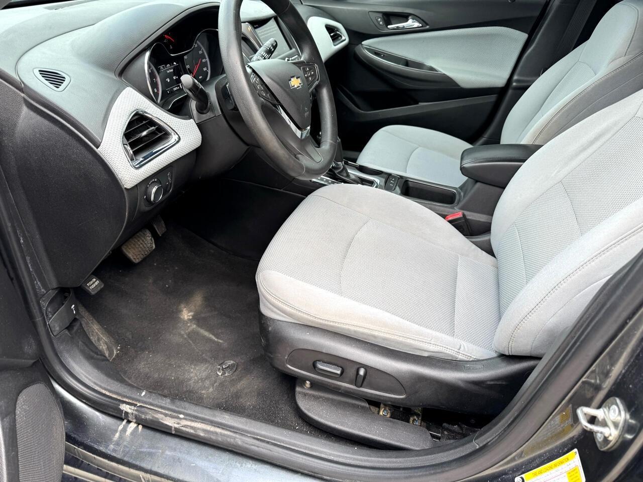 Chevrolet Cruzelt Hatchback - Thumbnail 18