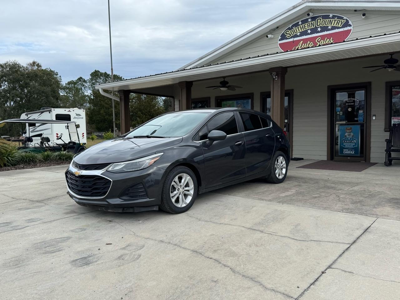 Chevrolet Cruzelt Hatchback - View 1