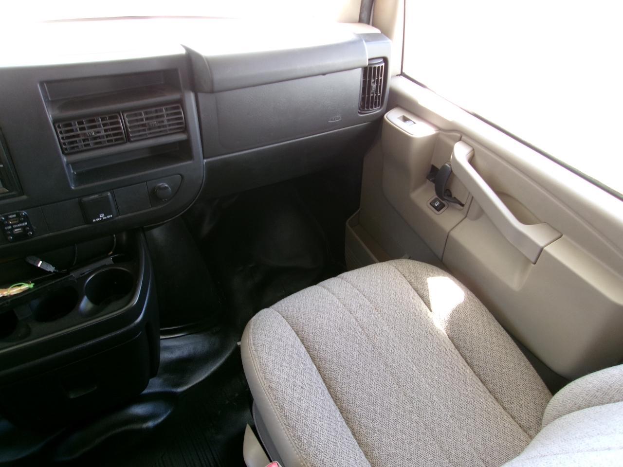 Chevrolet Expressg4500 159" - Thumbnail 11