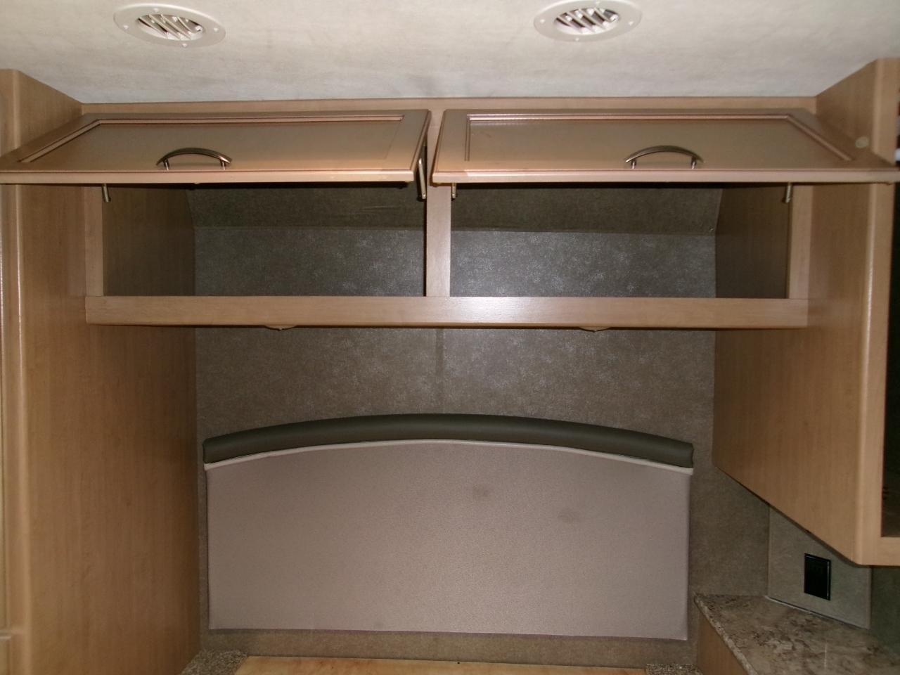 Chevrolet Expressg4500 159" - Thumbnail 19