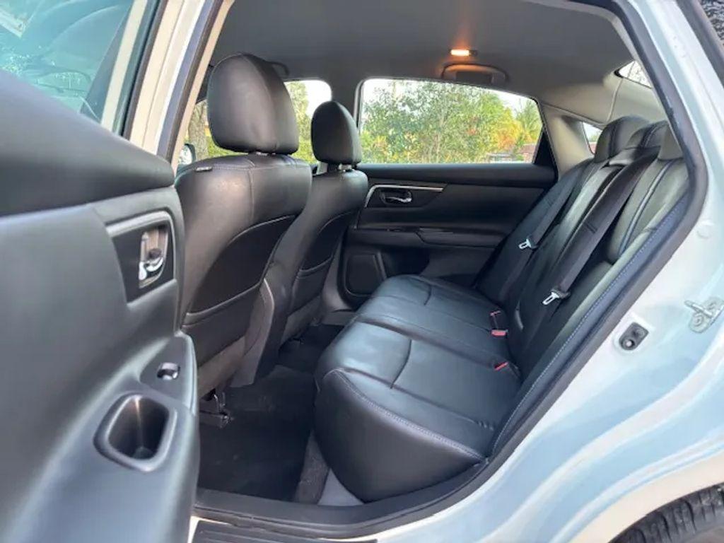 Nissan Altima - Thumbnail 15