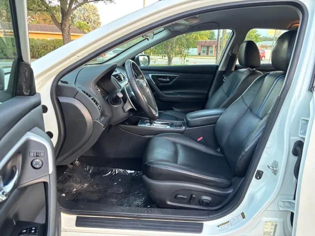 Nissan Altima - Thumbnail 14
