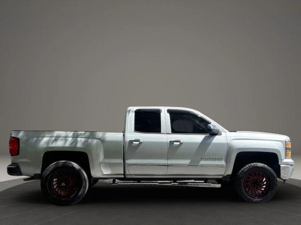 Chevrolet Silverado 1500 Double Cab - Thumbnail 9