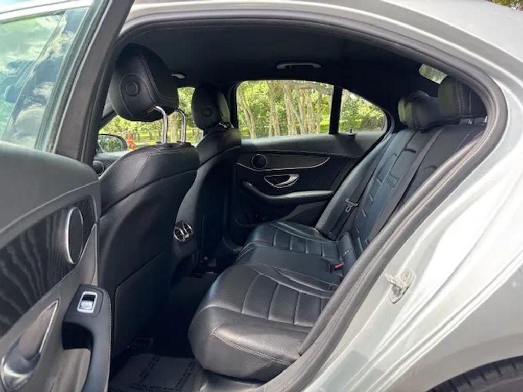 Mercedes-Benz C-Class - Thumbnail 12