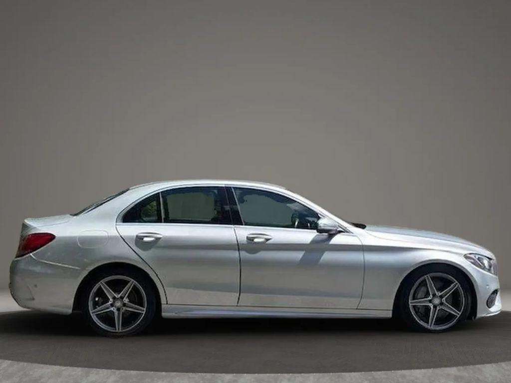 Mercedes-Benz C-Class - Thumbnail 9