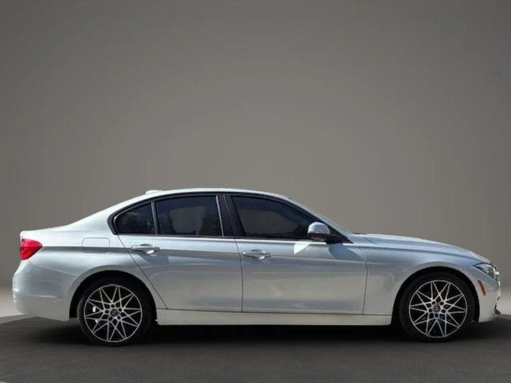 BMW 3 Series - Thumbnail 9