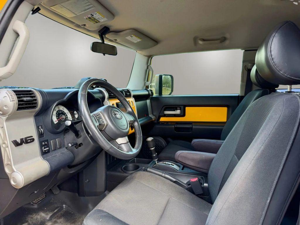 Toyota Fj Cruiser - Thumbnail 11