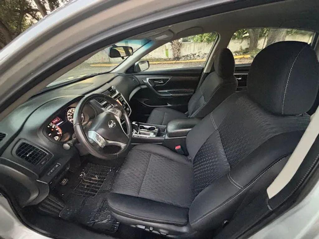 Nissan Altima - Thumbnail 18