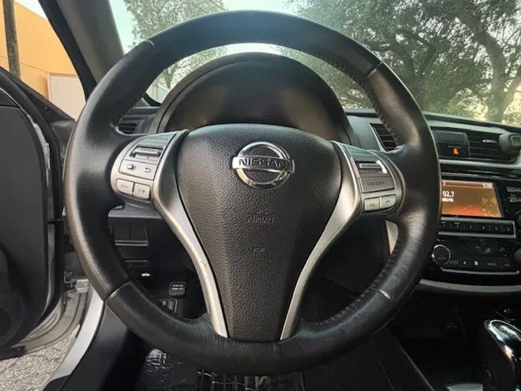 Nissan Altima - Thumbnail 20