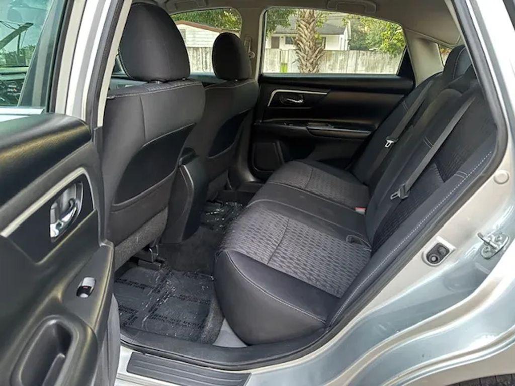 Nissan Altima - Thumbnail 16