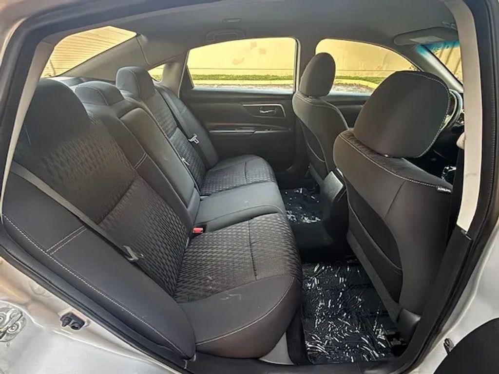 Nissan Altima - Thumbnail 13