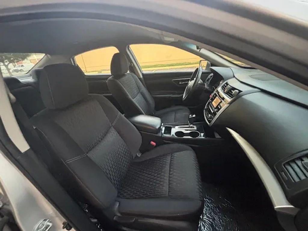 Nissan Altima - Thumbnail 14