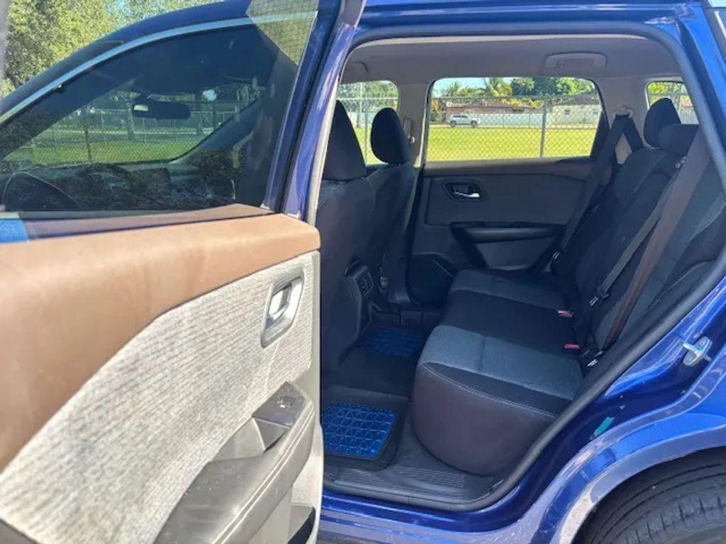 Nissan Rogue - Thumbnail 16