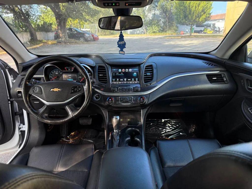 Chevrolet Impala - Thumbnail 2