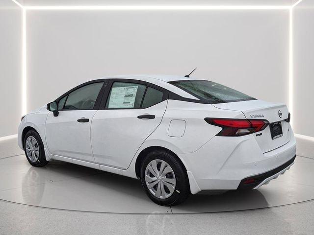 Nissan Versa S - Thumbnail 5