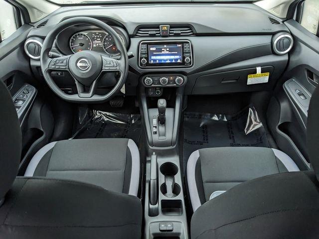 Nissan Versa S - Thumbnail 9