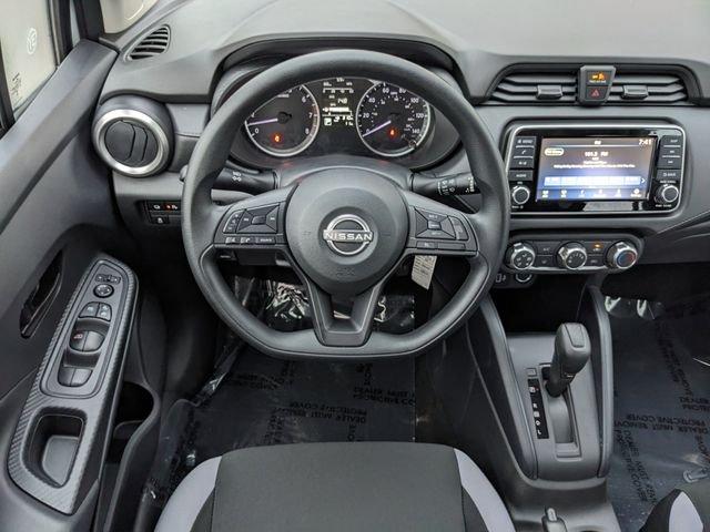 Nissan Versa S - Thumbnail 11