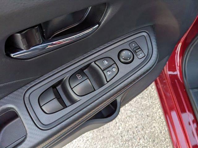 Nissan Versa Sv - Thumbnail 17