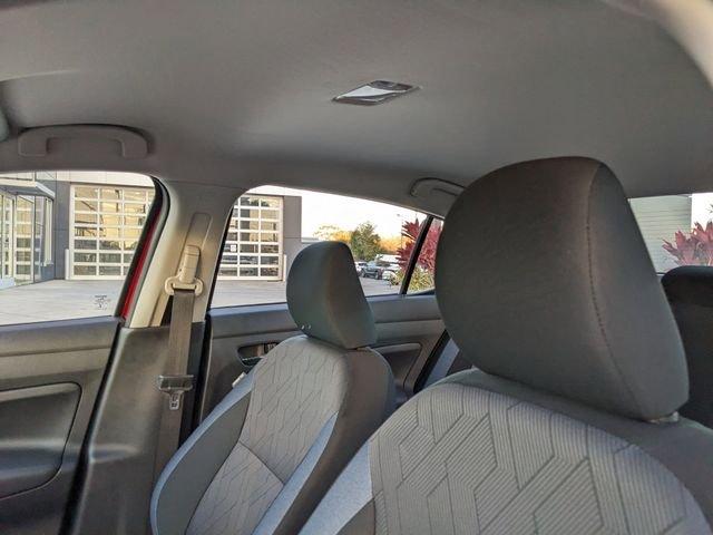 Nissan Versa Sv - Thumbnail 19