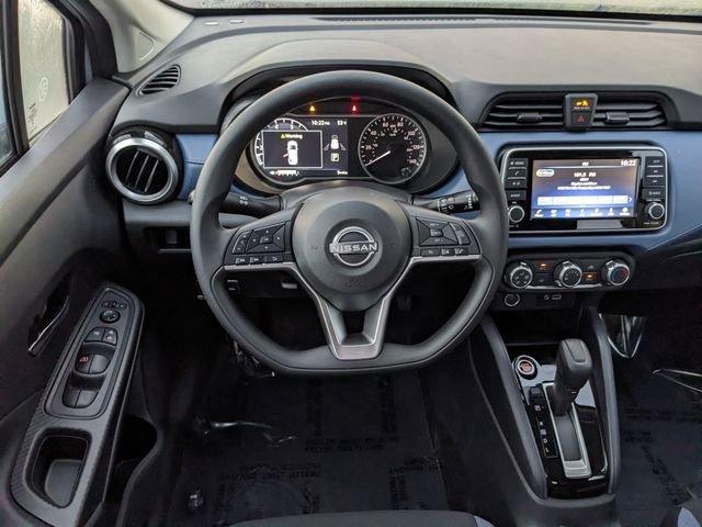 Nissan Versa Sv - Thumbnail 10