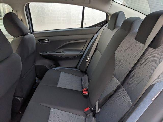 Nissan Versa Sv - Thumbnail 13