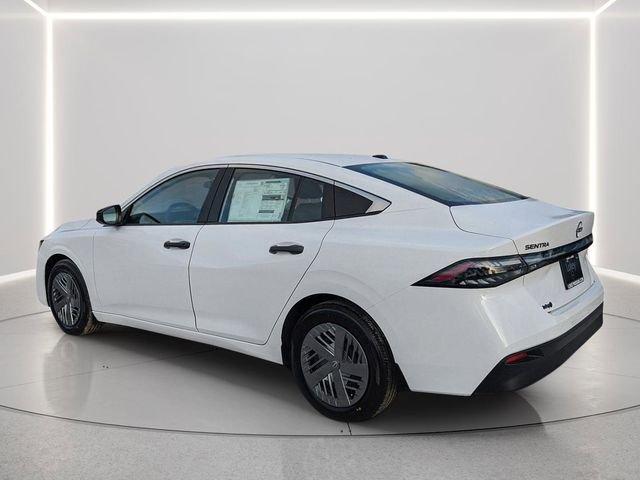 Nissan Sentra S - Thumbnail 4